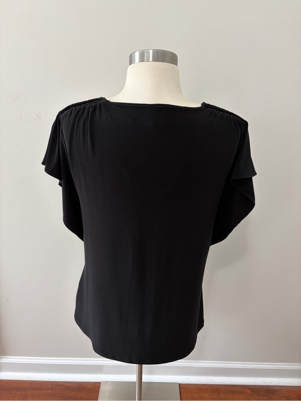 Anne Klein Black V-Neck Flutter Sleeve Top Sz S Office Elegance - Picture 8 of 12